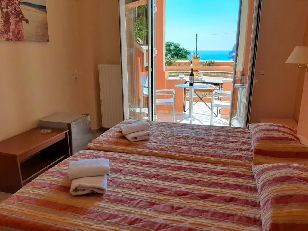 Hotel Philoxenia à Ermones Extérieur photo